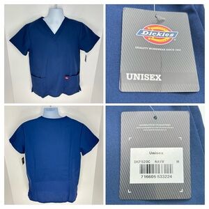 Dickies NWT Scrub Top Unisex Size Medium V Neck Navy‎ Blue 2 Pockets Uniform NEW